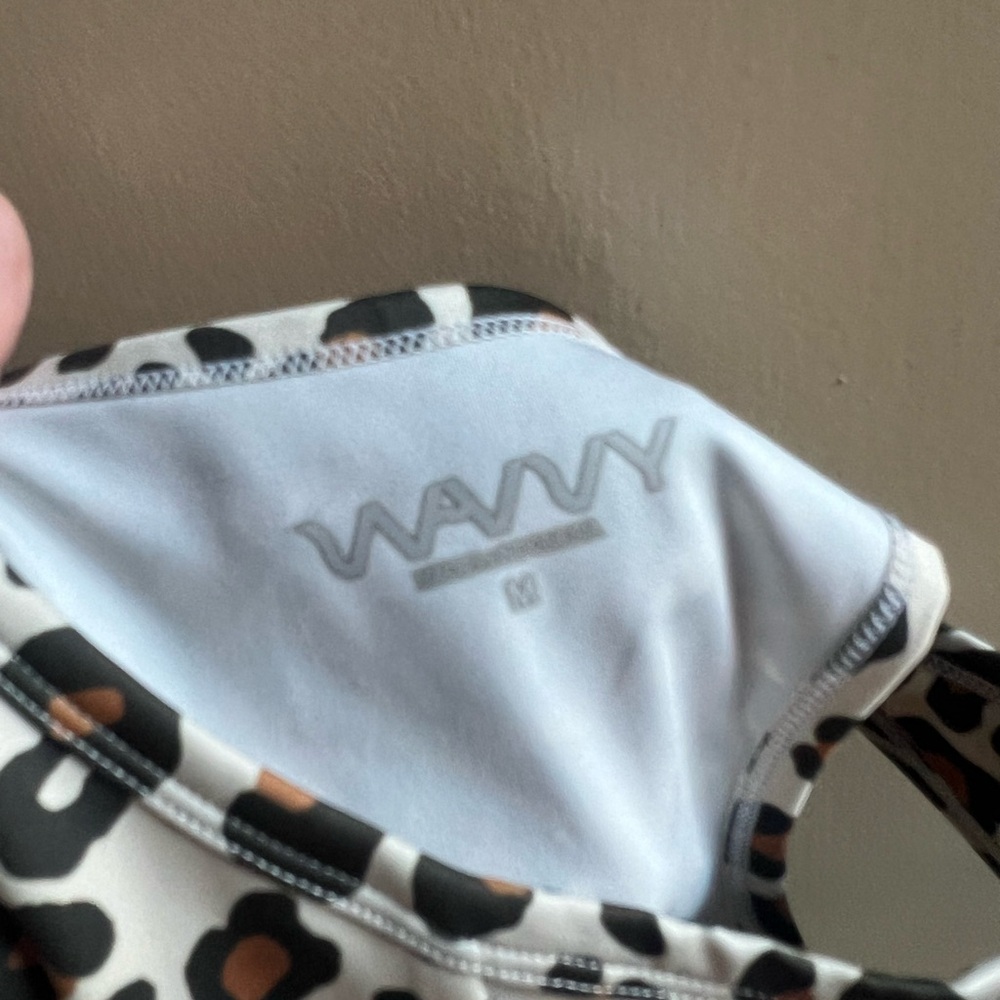Wavy Sports Bra - Picture 3 of 4